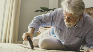 Prevenção de quedas em idosos. Conheça dicas de segurança em casa e na rua!