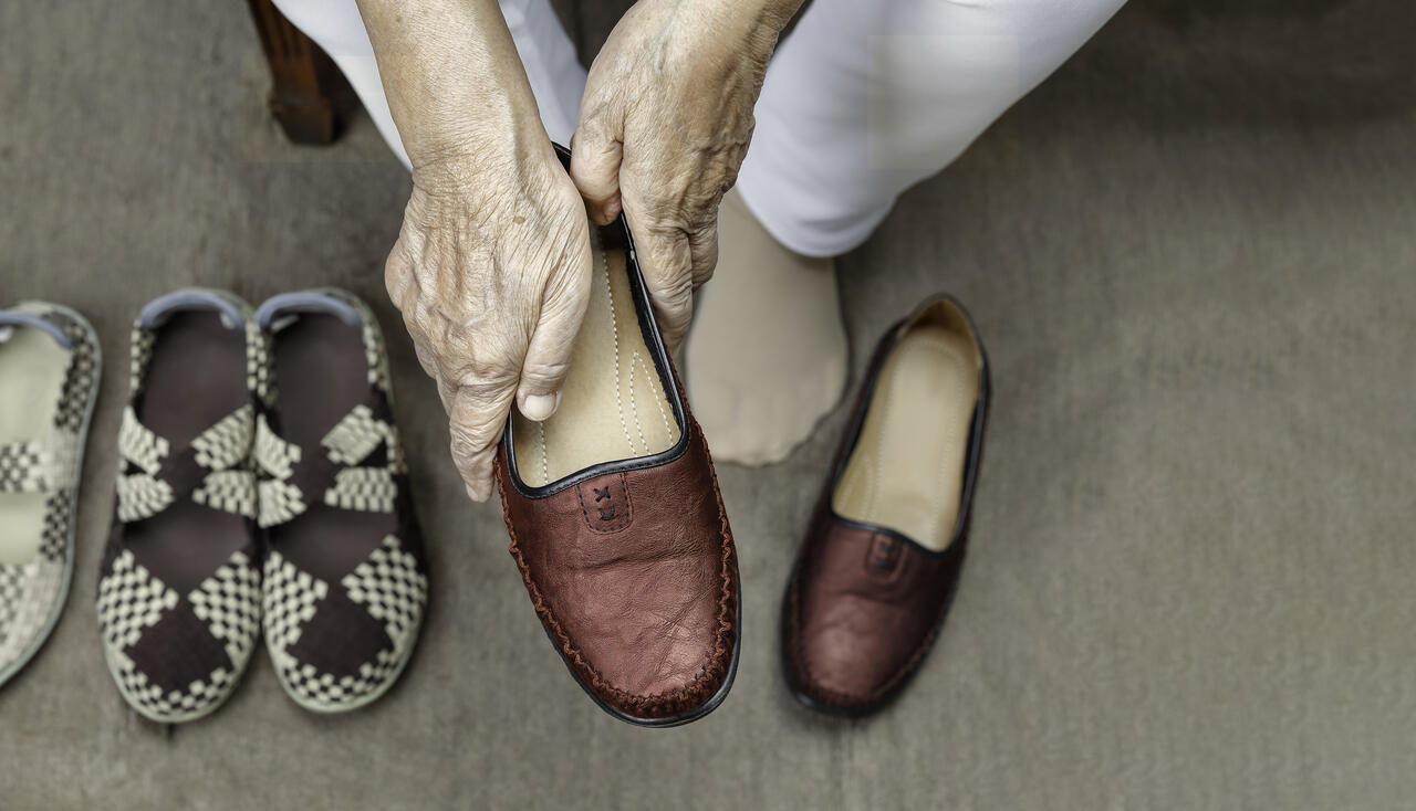 Dicas para escolher o sapato ideal para a pessoa idosa